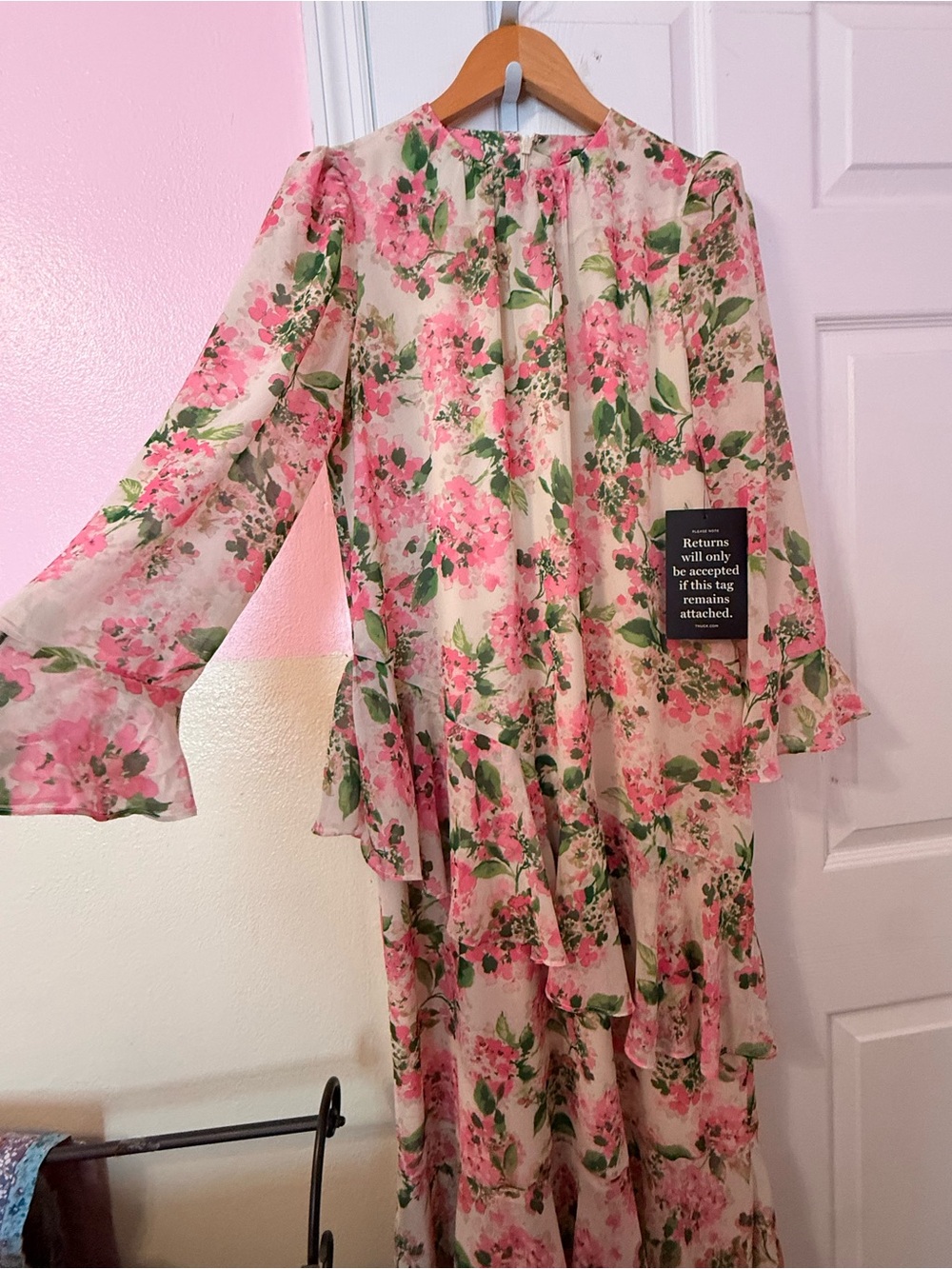 Tuckernuck Pink Hydrangea Floral Chiffon Ruffle A-Line maxi Dress Sz M -no stash - Picture 2 of 11